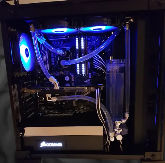 Configuration noire et refroidissement liquide